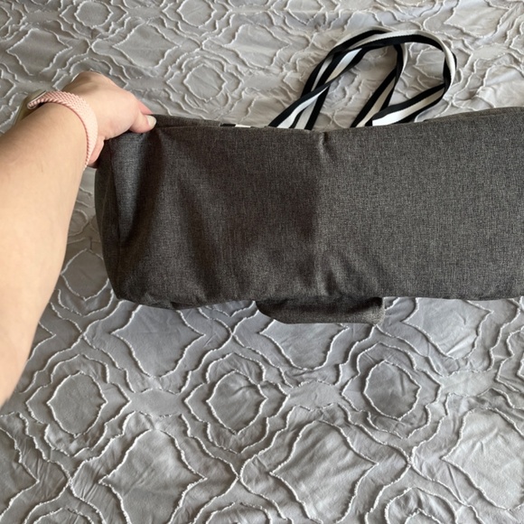 Amazon Brands Large Utility Work Bag - Picture 3 of 9